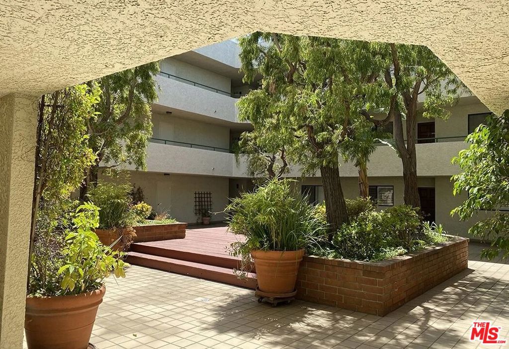 3544 S Centinela Avenue 305