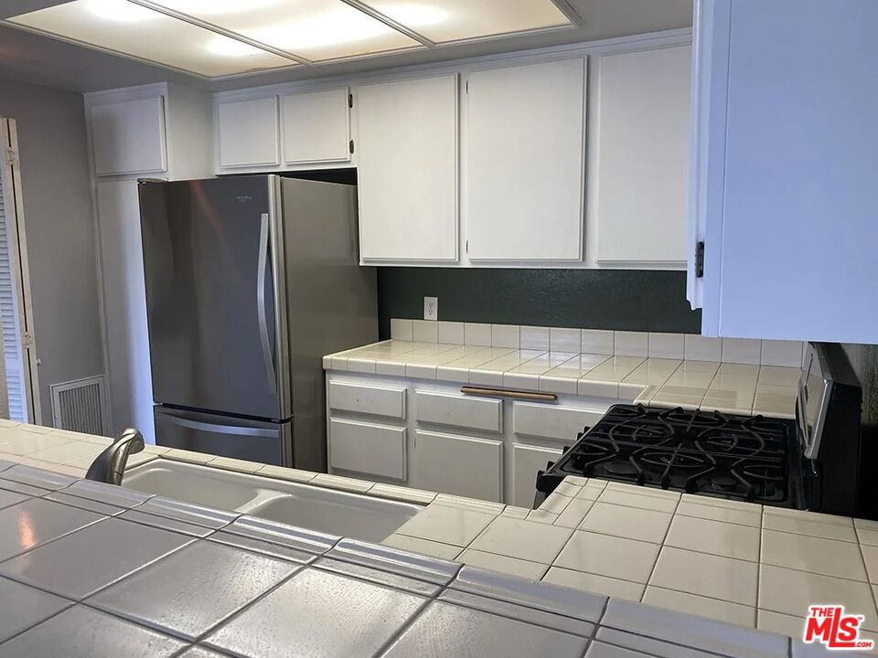 3544 S Centinela Avenue 305