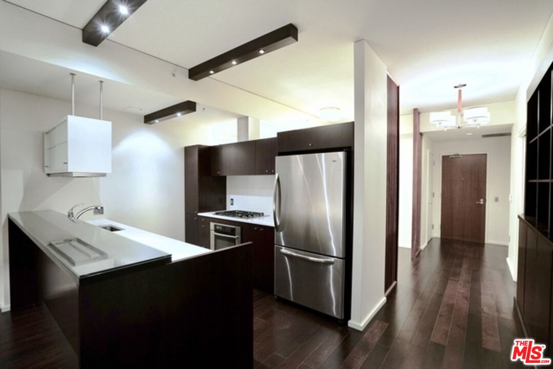 1155 S Grand Ave Unit: 912