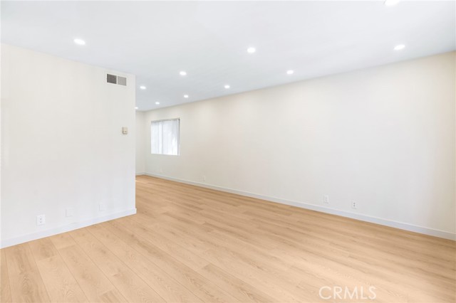 333 Riverdale DR Unit: 1A