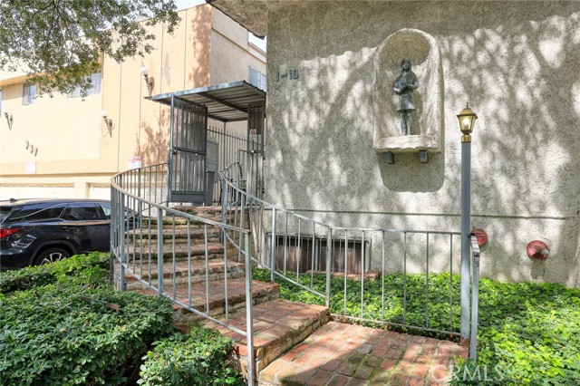 333 Riverdale DR Unit: 1A