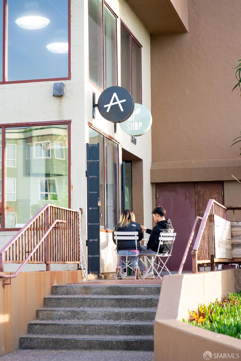 336 Point Lobos Avenue