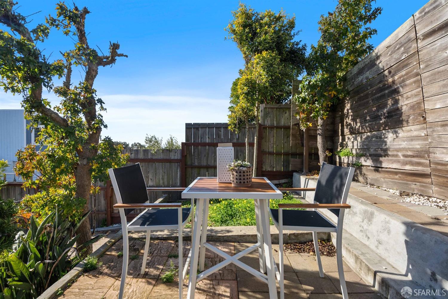 336 Point Lobos Avenue