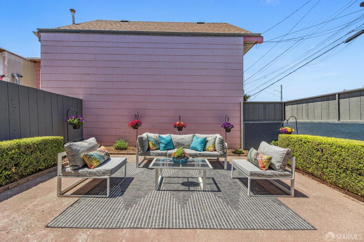 500 Ellington Avenue