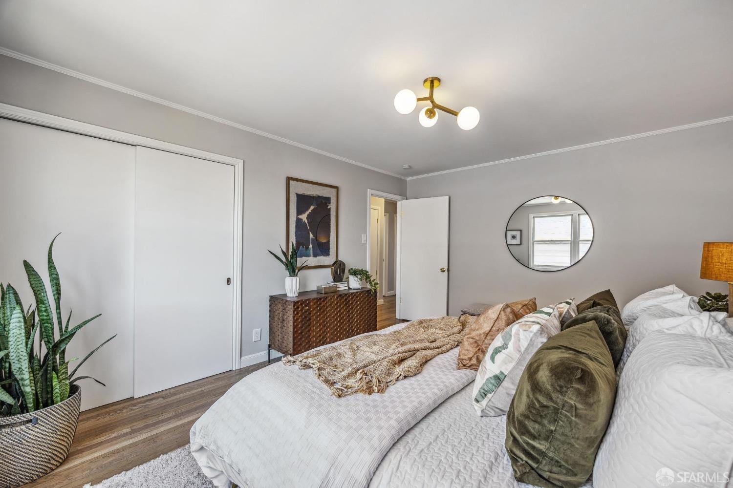 500 Ellington Avenue