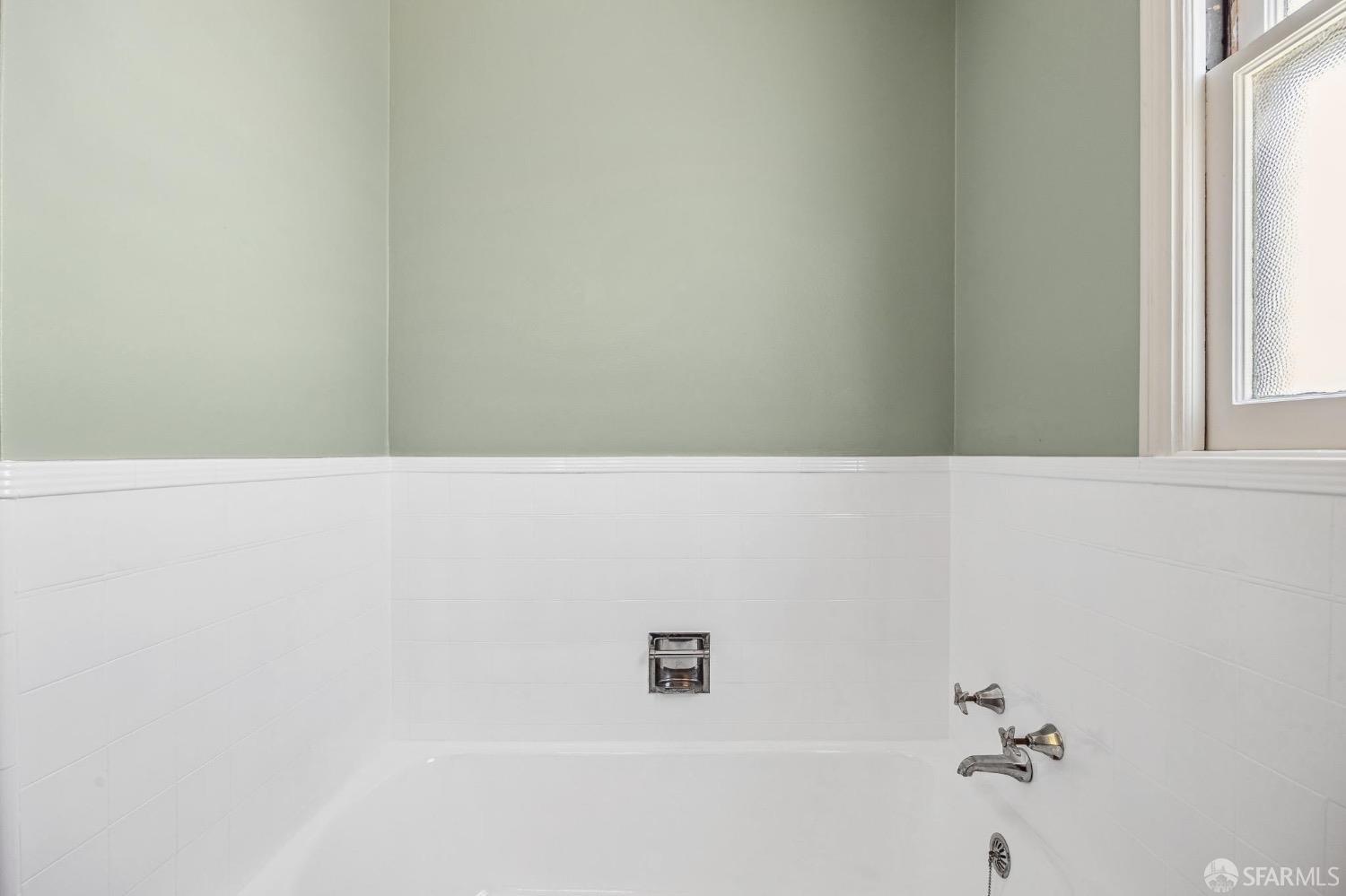 500 Ellington Avenue