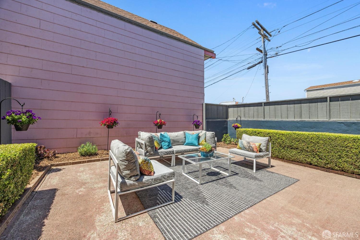 500 Ellington Avenue