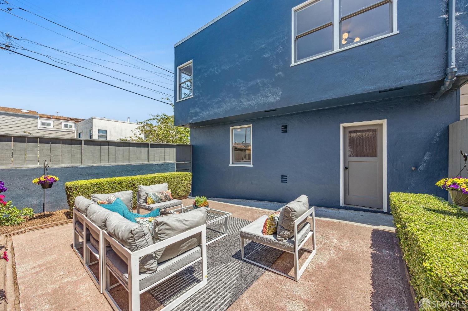 500 Ellington Avenue