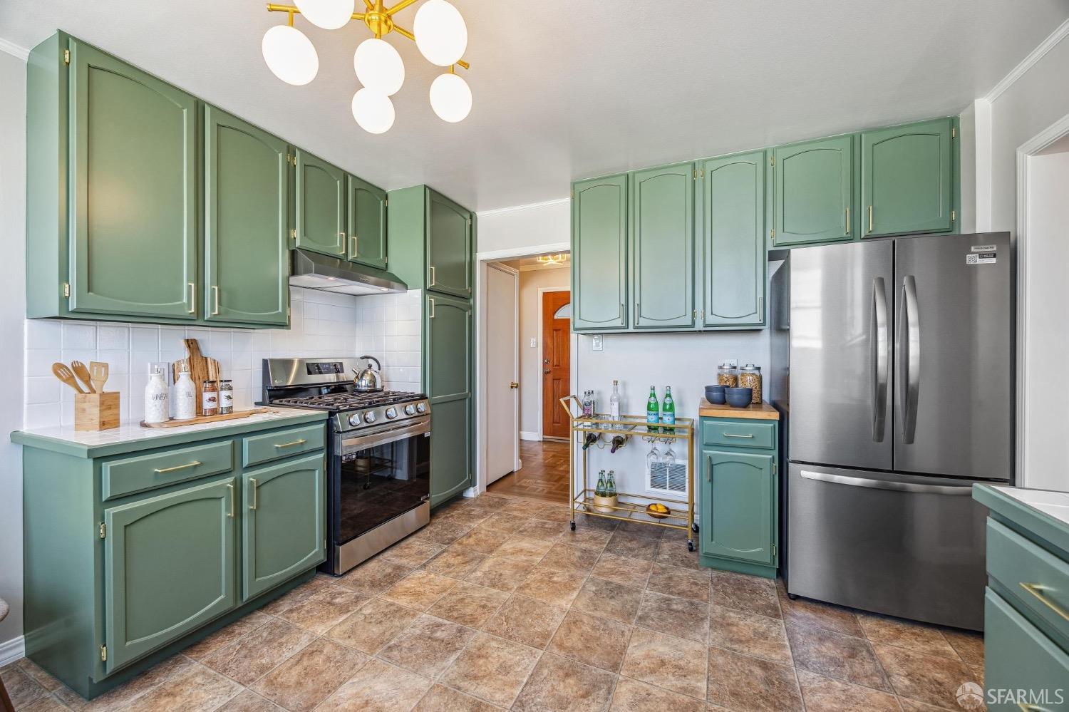 500 Ellington Avenue