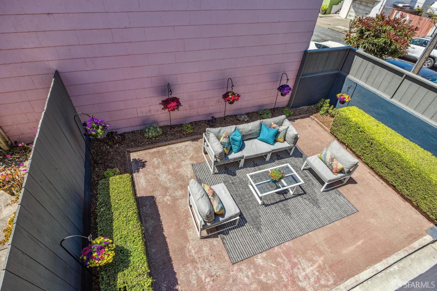 500 Ellington Avenue