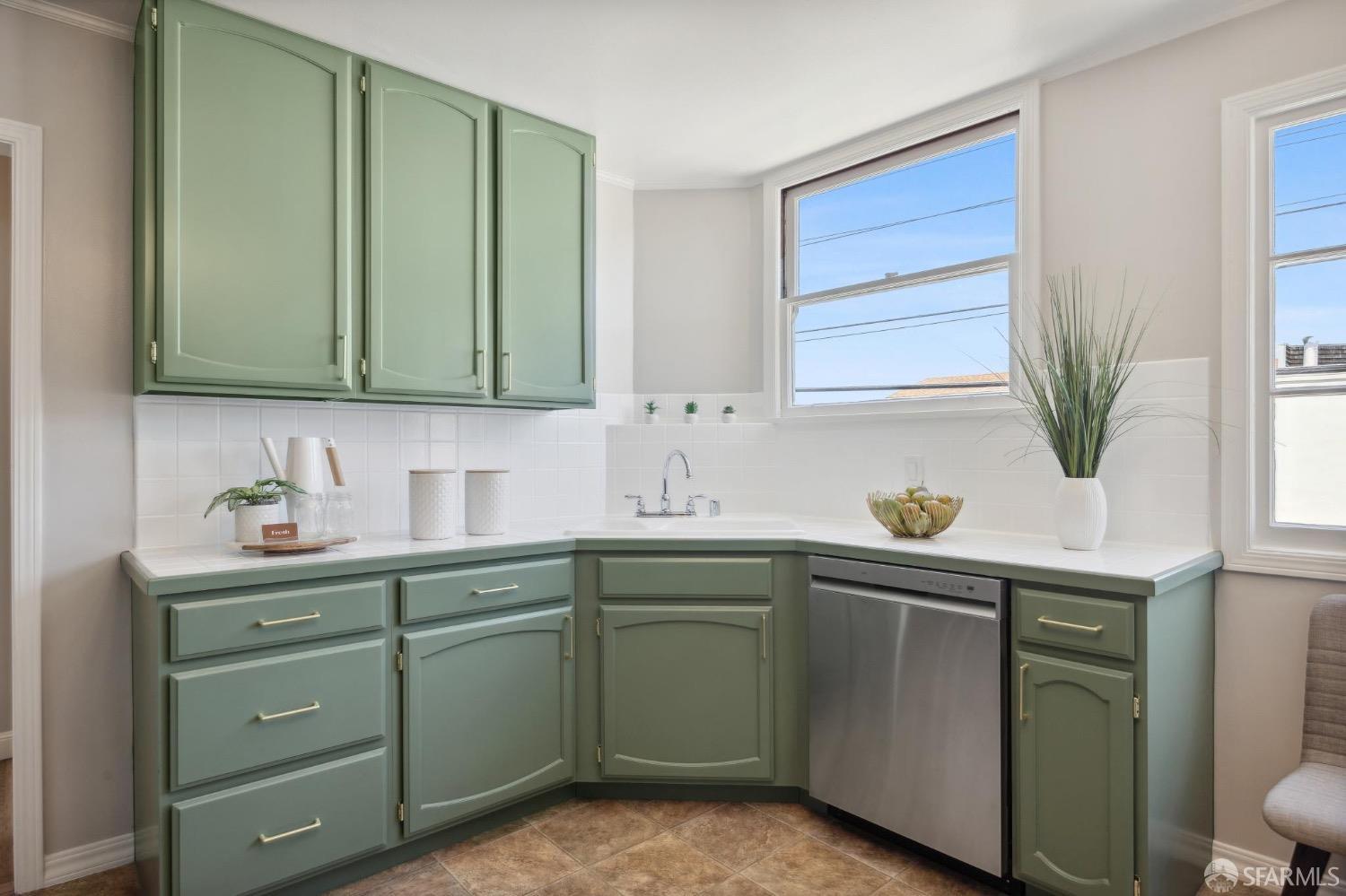 500 Ellington Avenue