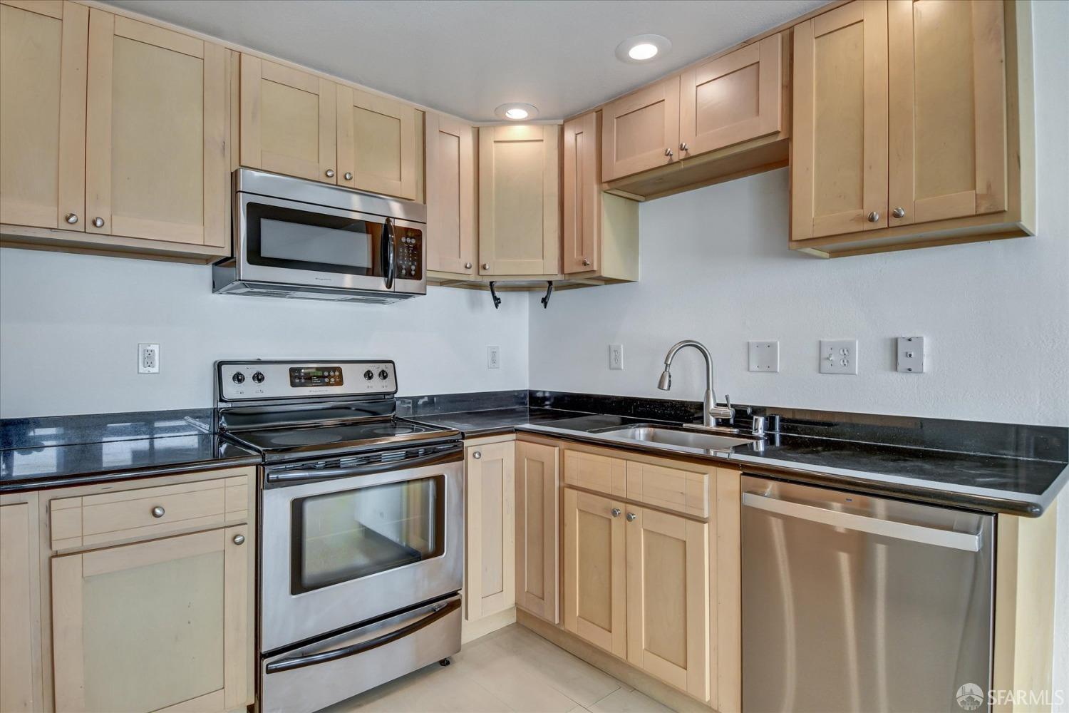 460 Francisco Street # 203