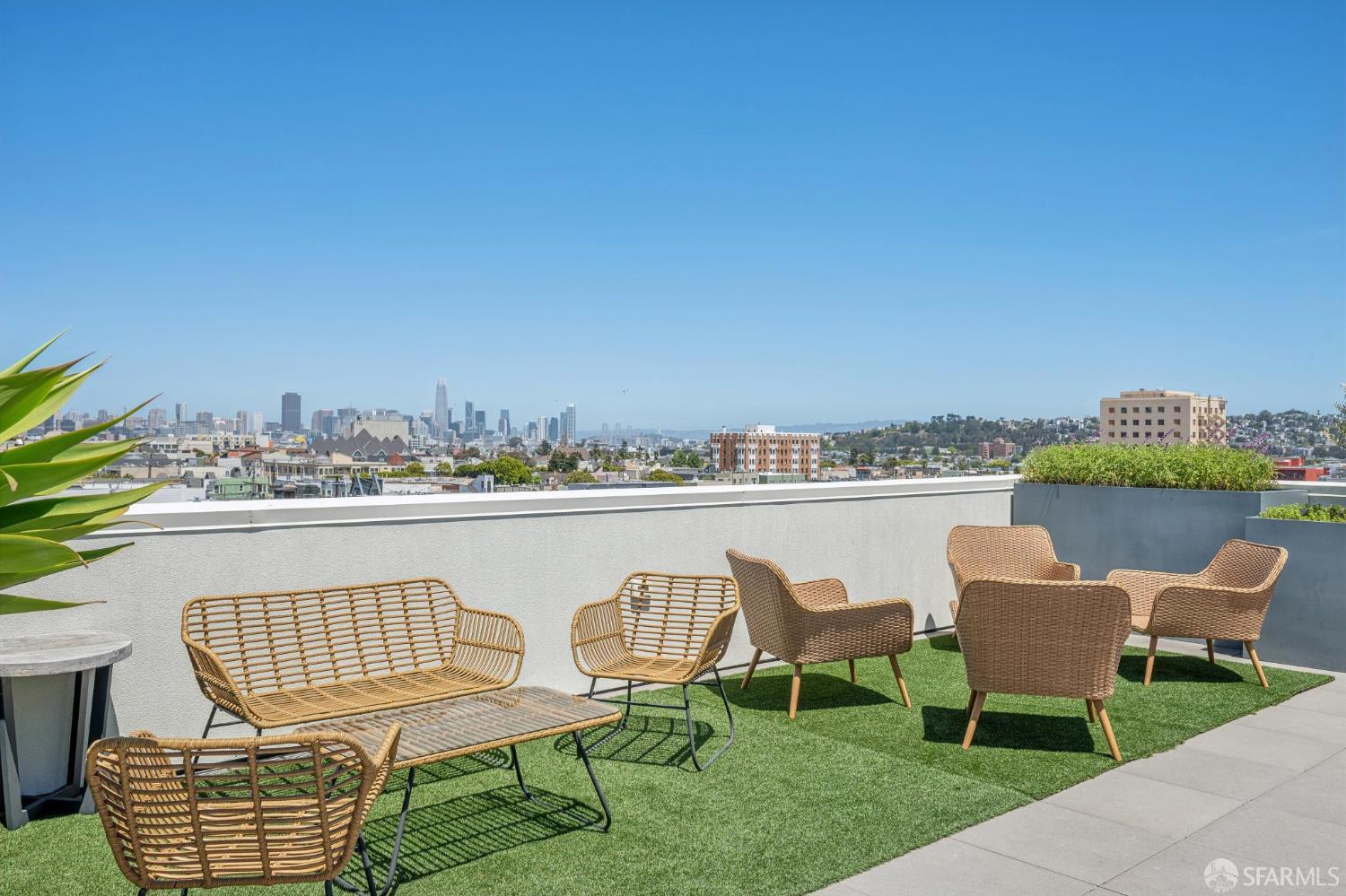3620 Cesar Chavez Street # 404