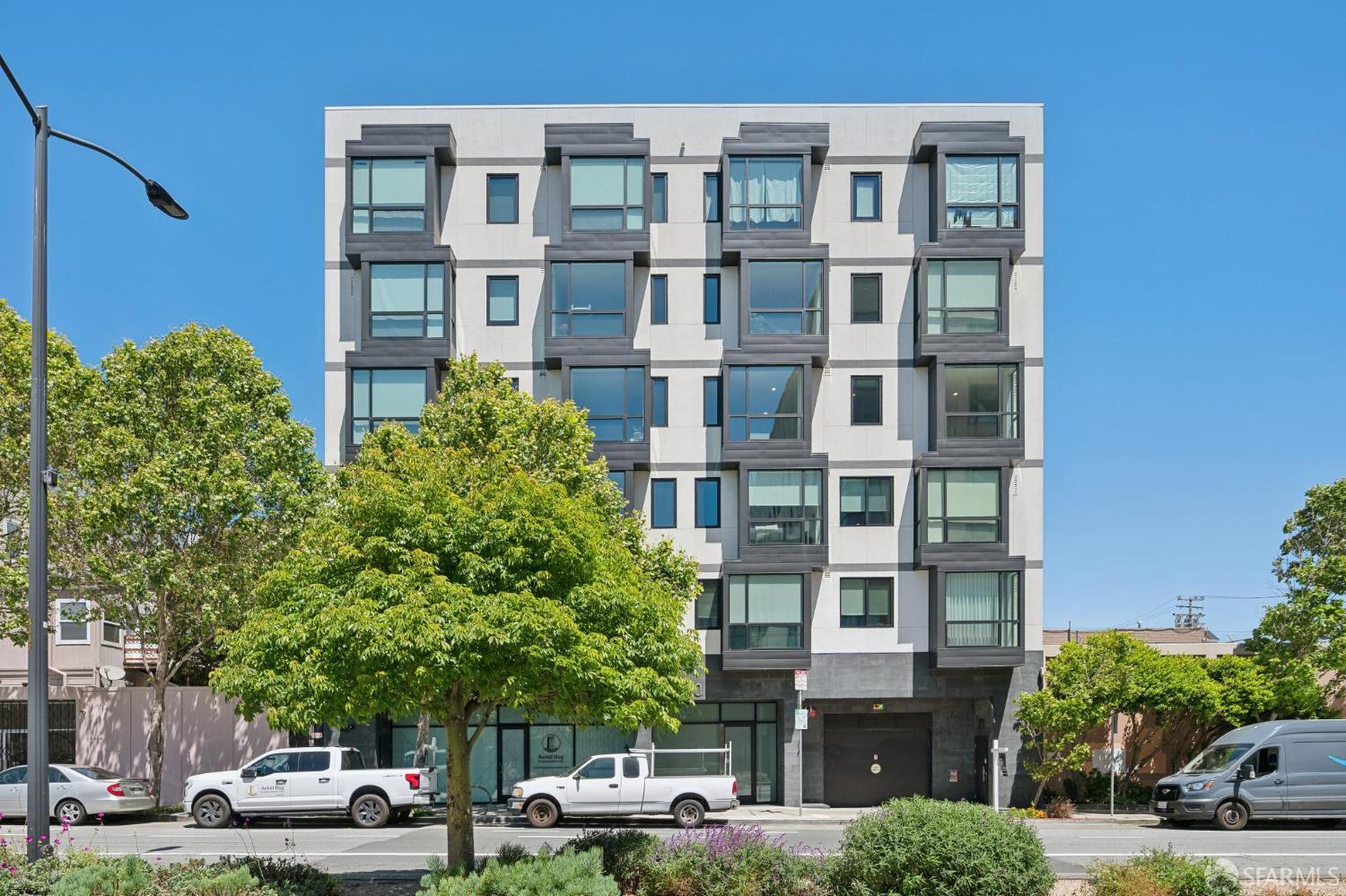 3620 Cesar Chavez Street # 404