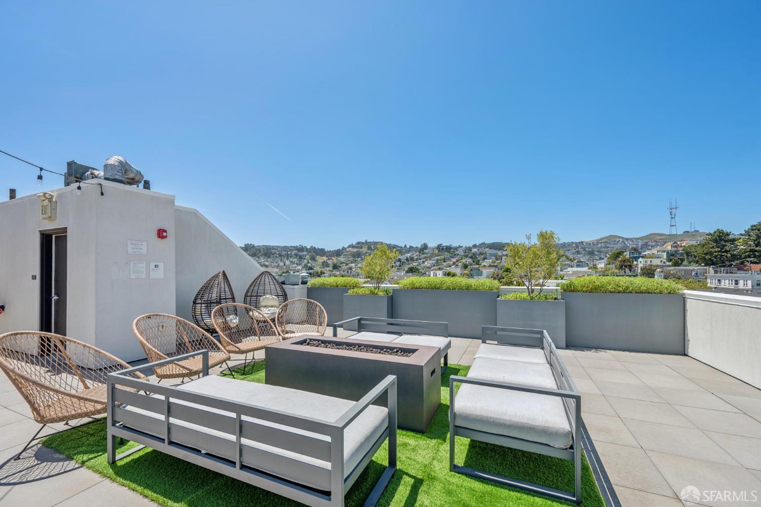 3620 Cesar Chavez Street # 404