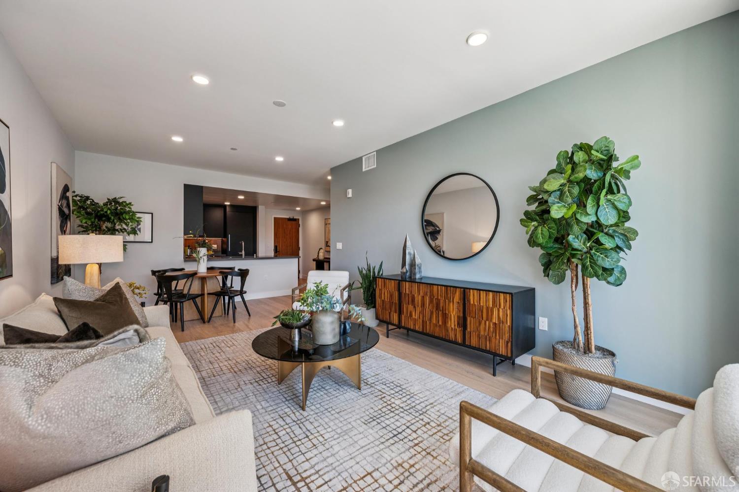 3620 Cesar Chavez Street # 404