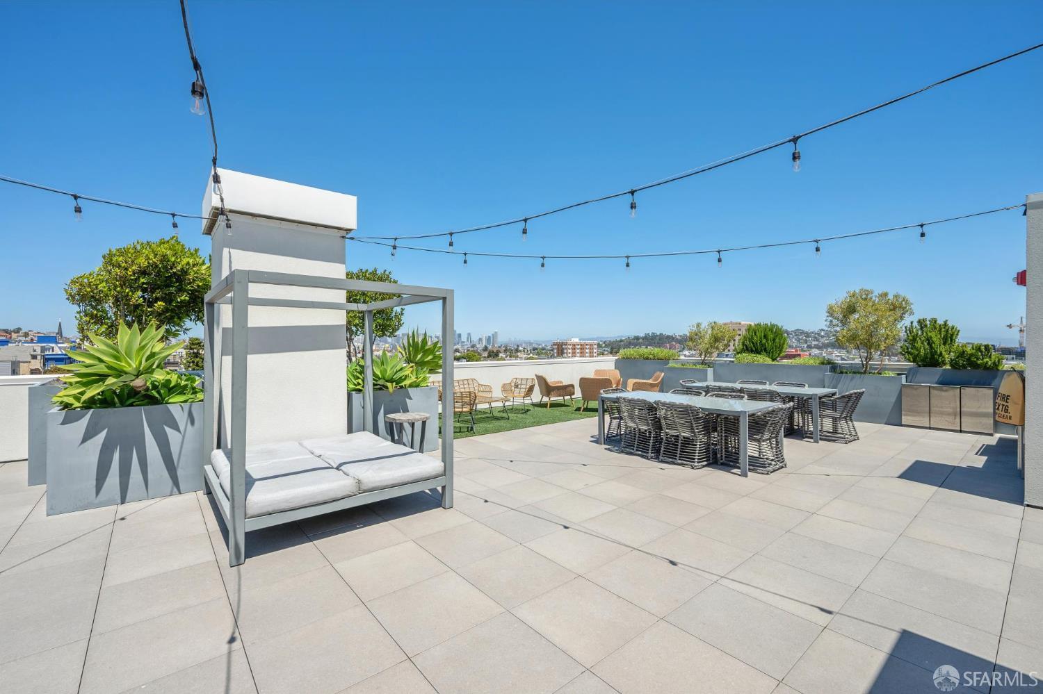 3620 Cesar Chavez Street # 404