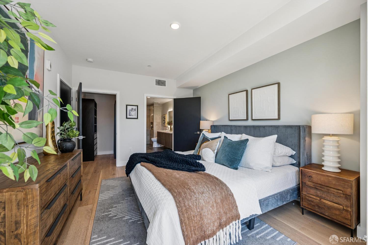 3620 Cesar Chavez Street # 404