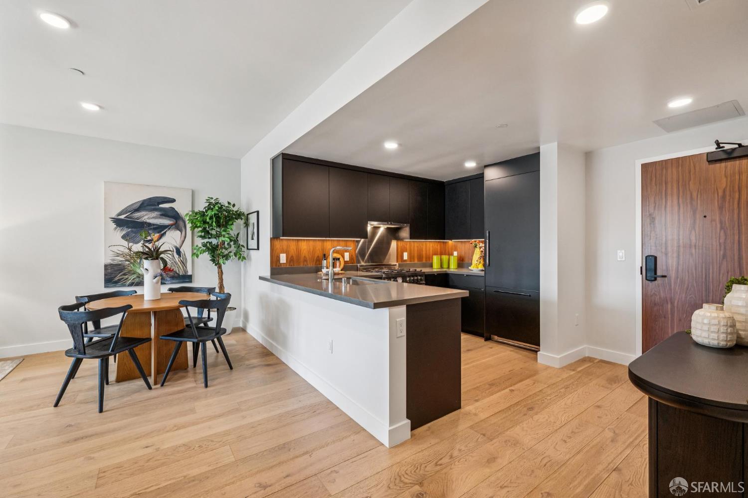3620 Cesar Chavez Street # 404