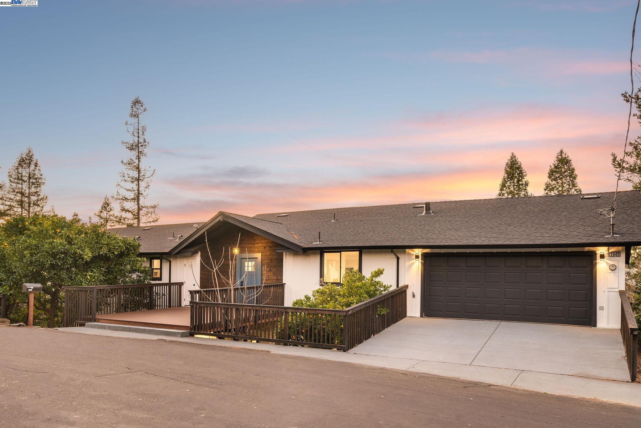 1643 Arbutus Dr