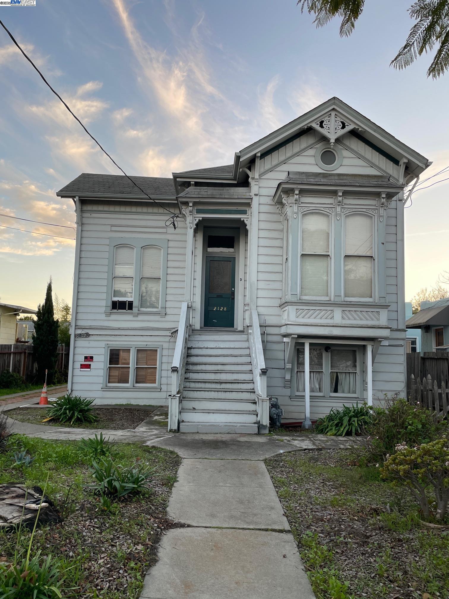 2128 Encinal Ave