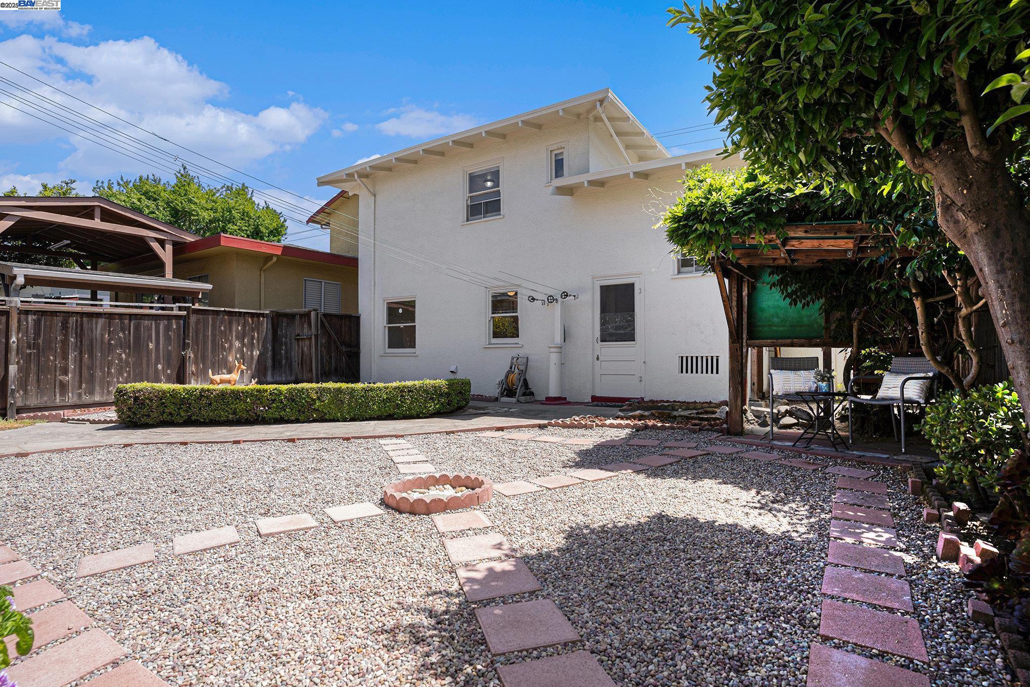 1315 Lincoln Ave