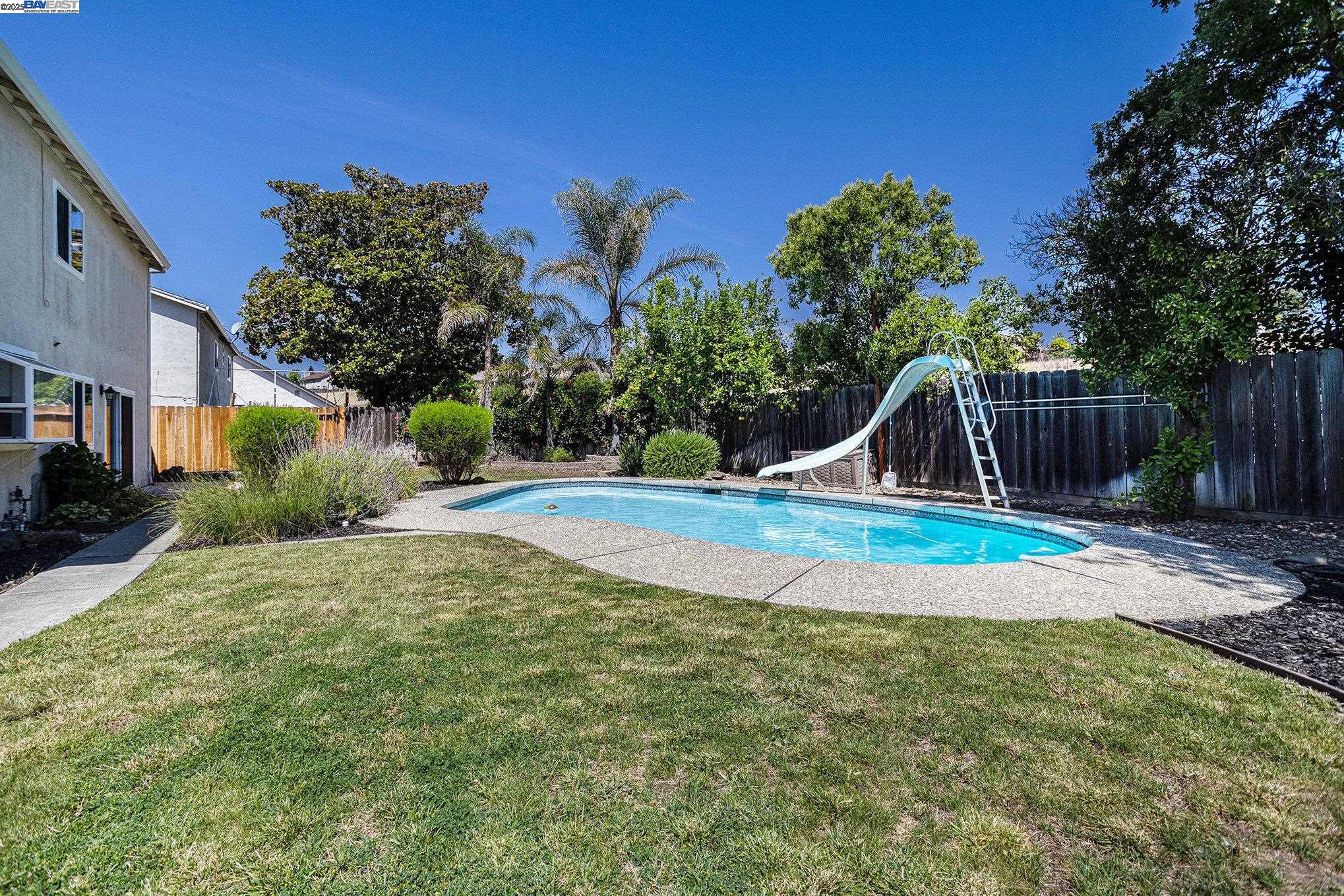 2696 Vista Grande