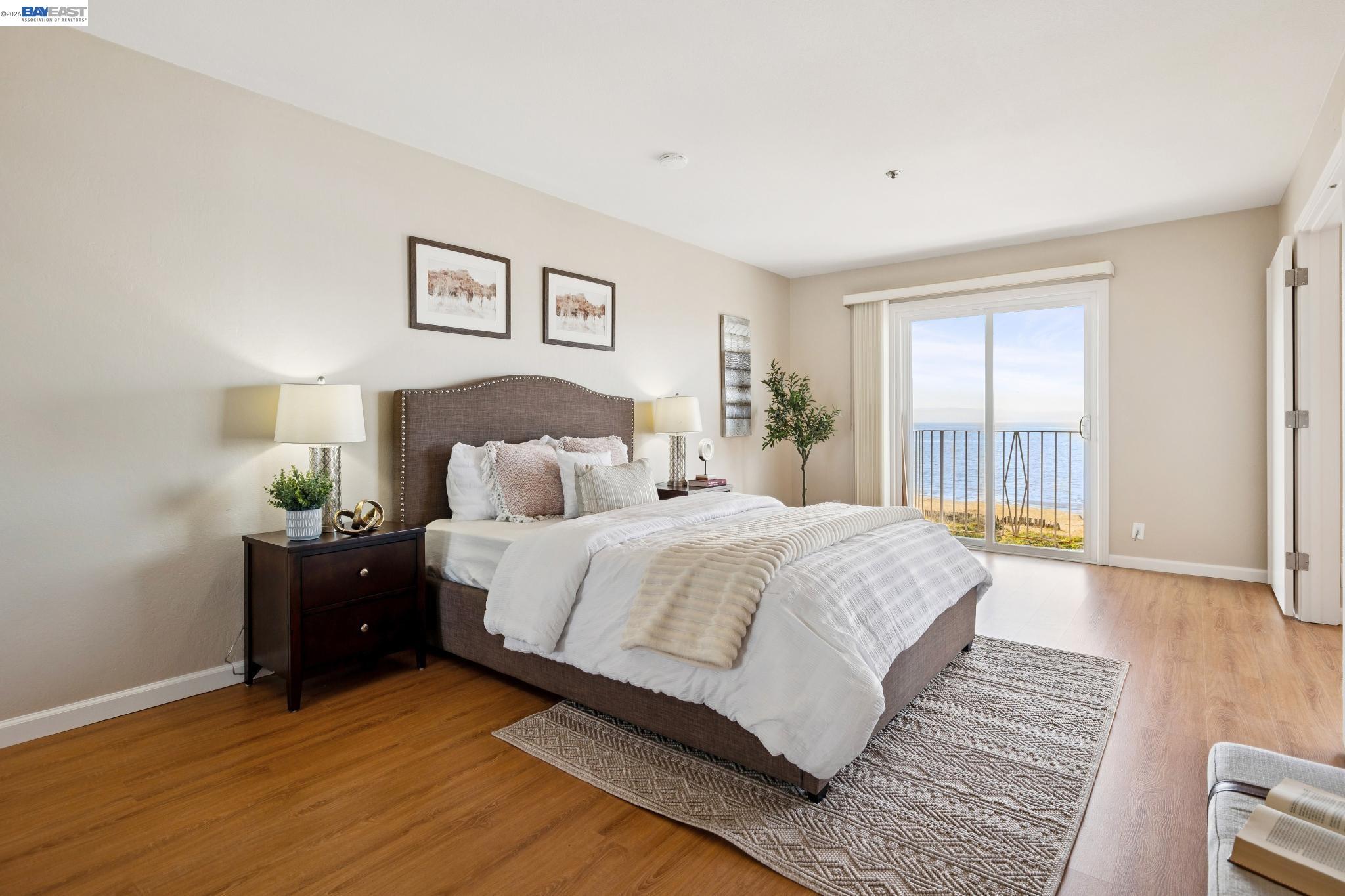 933 Shoreline Drive # 306