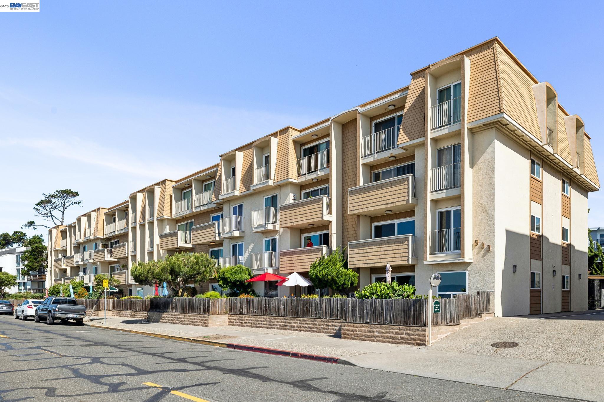 933 Shoreline Drive # 306