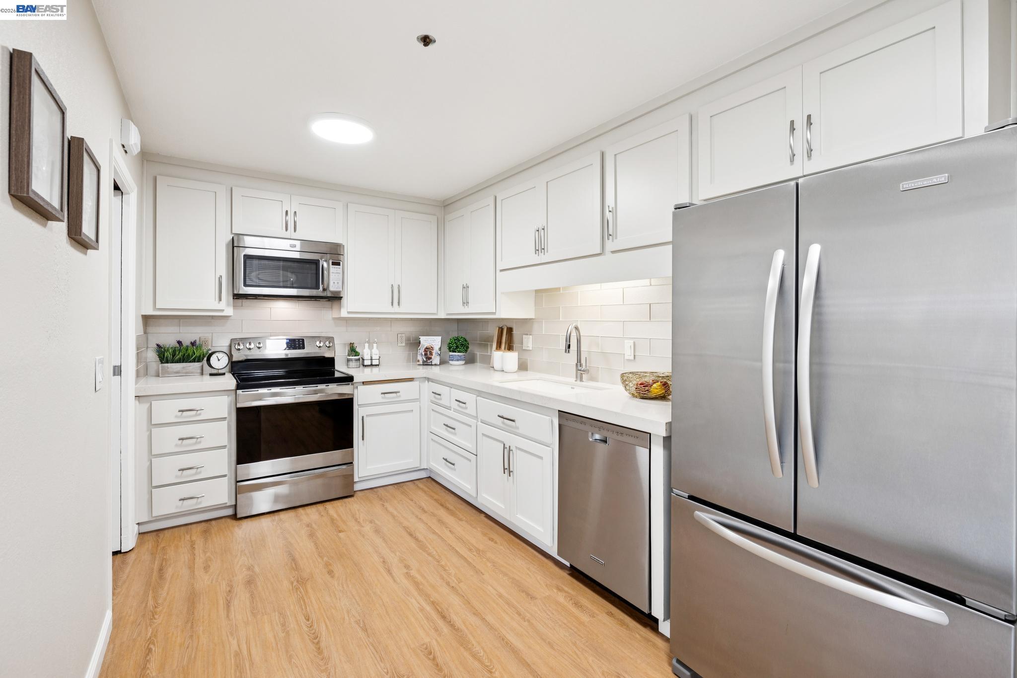 933 Shoreline Drive # 306