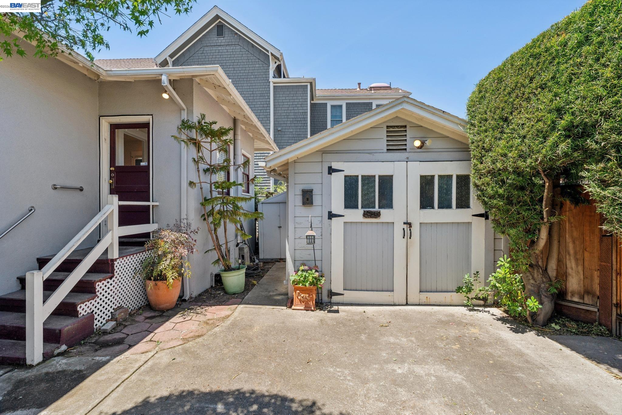 1915 Alameda Ave