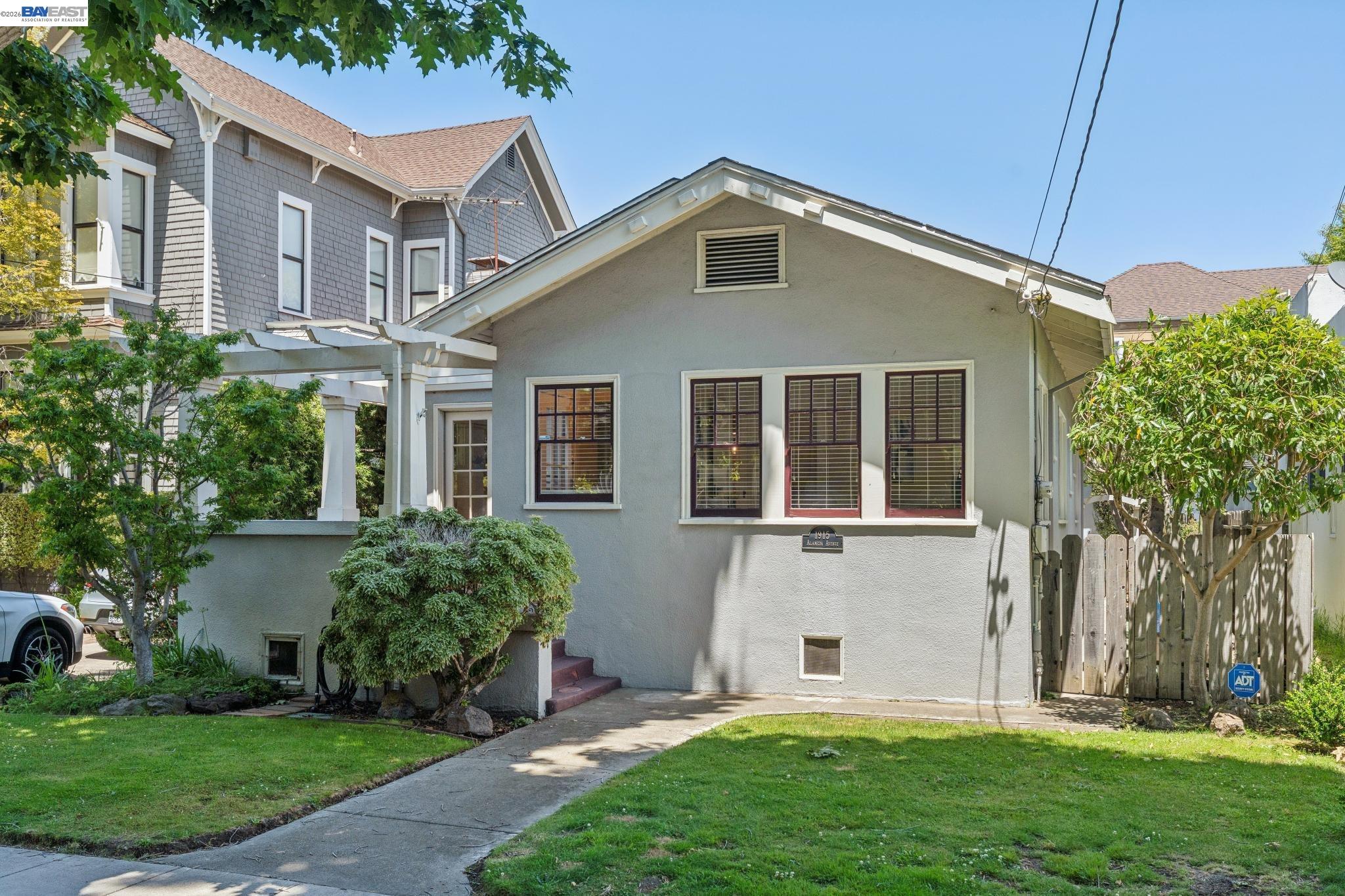 1915 Alameda Ave