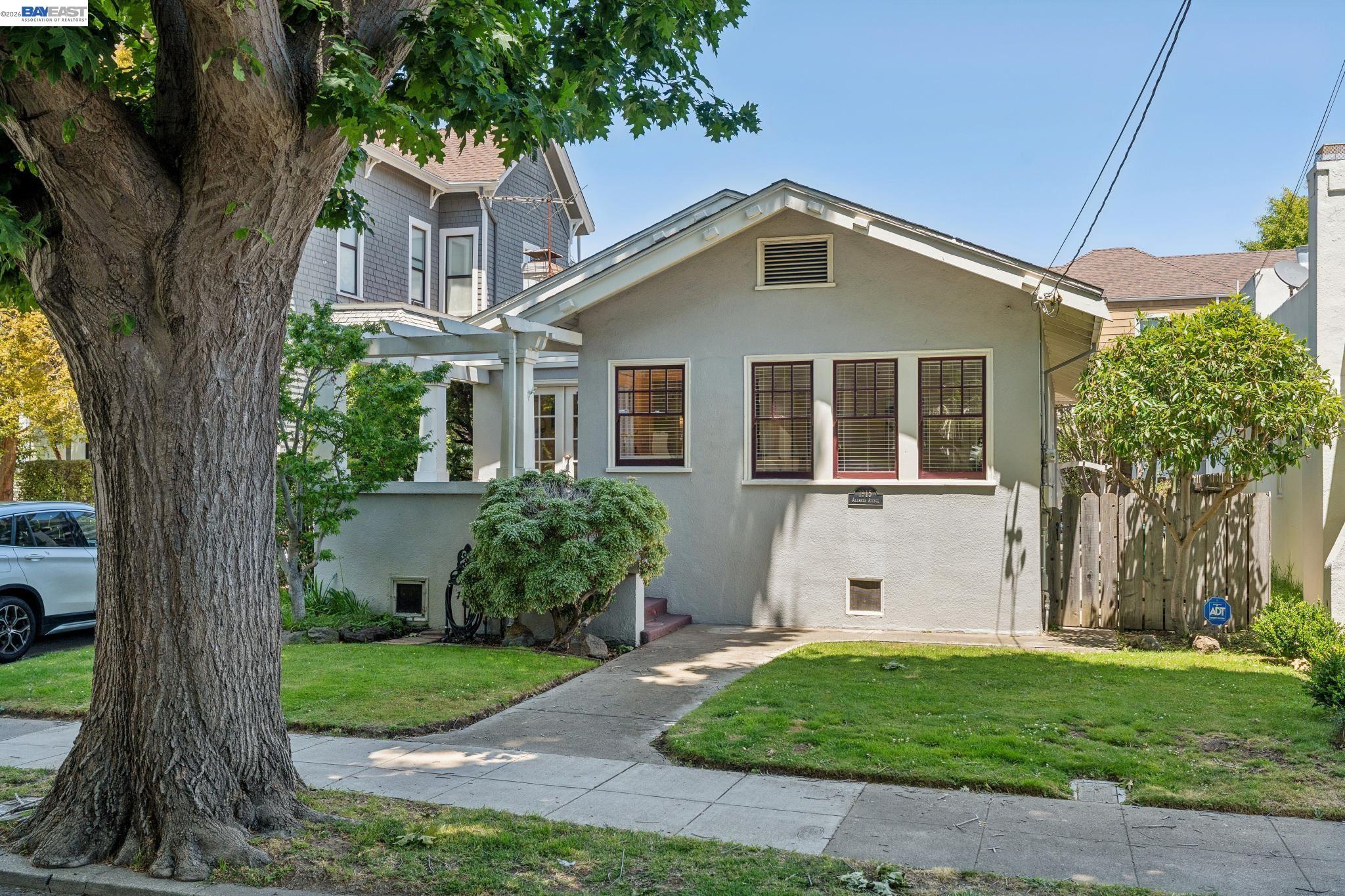 1915 Alameda Ave