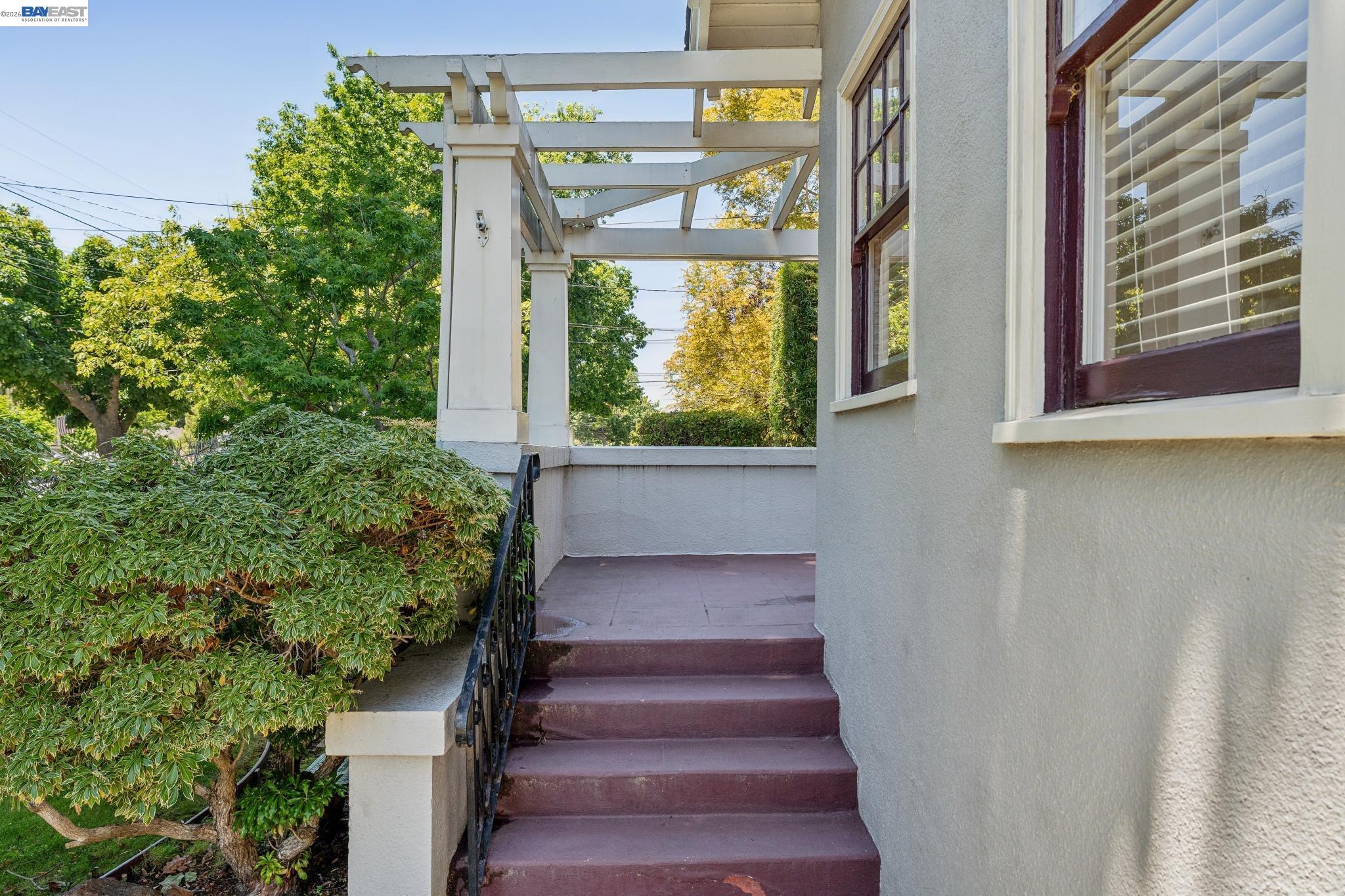 1915 Alameda Ave