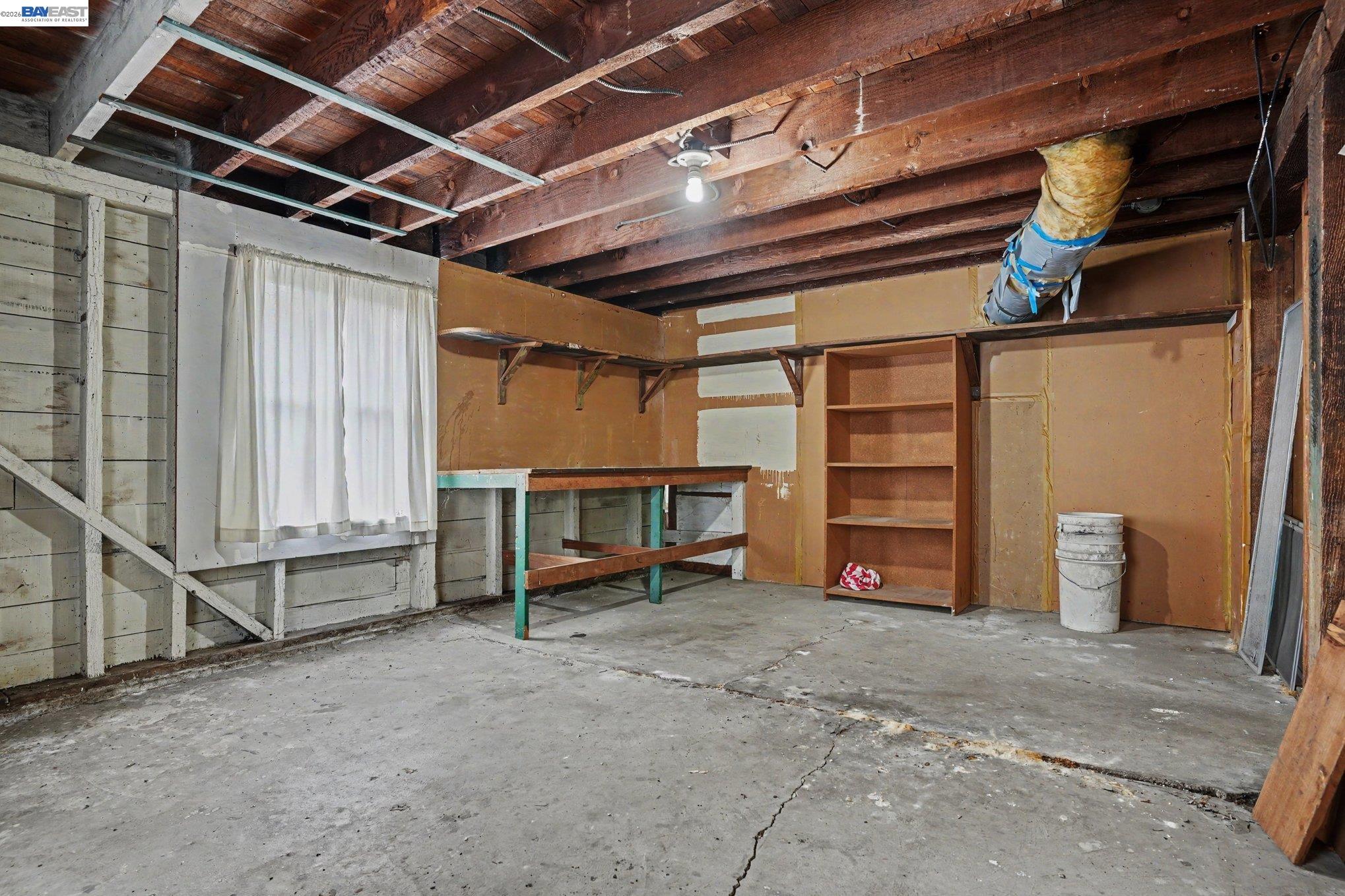 301 Lincoln Ave