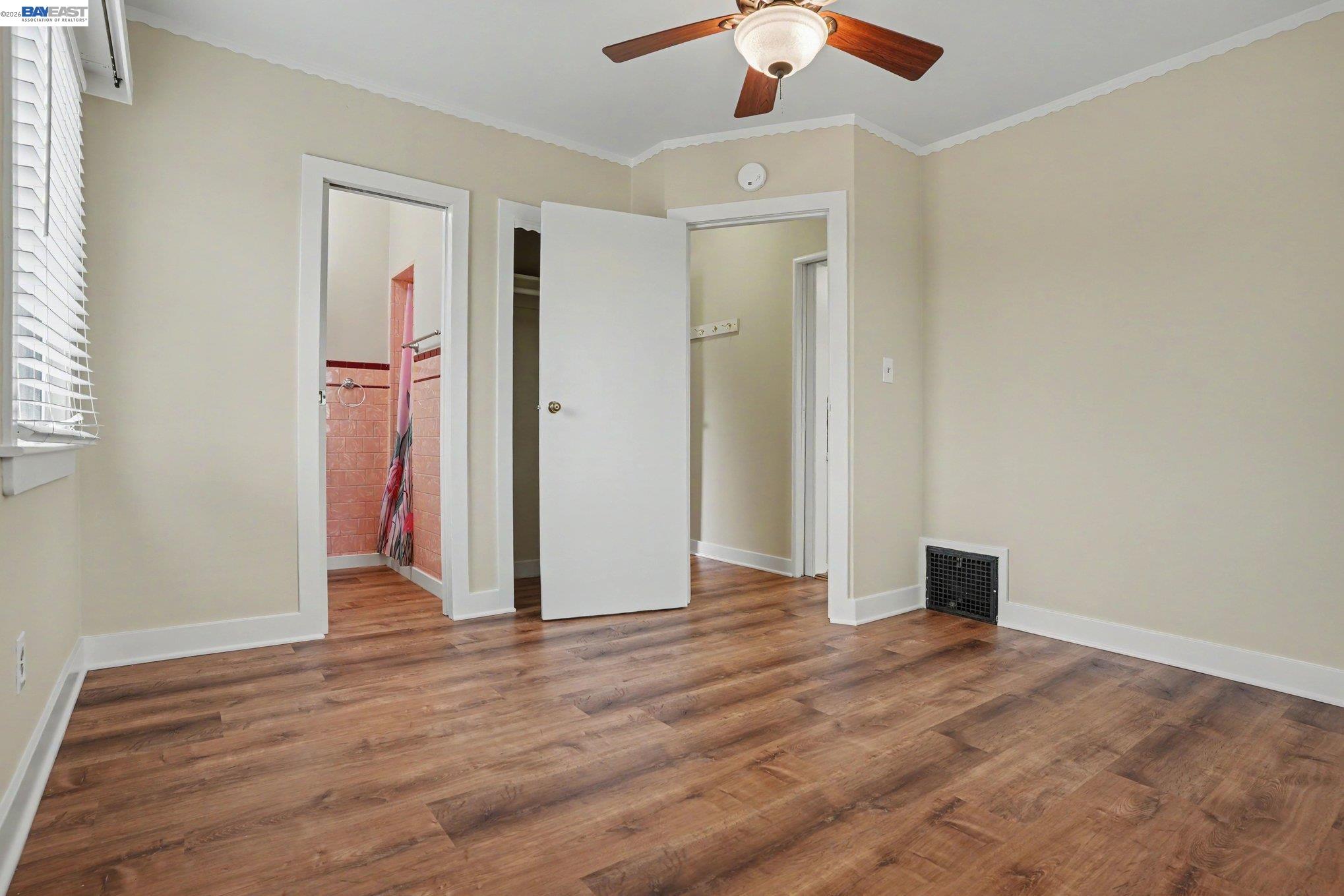 301 Lincoln Ave