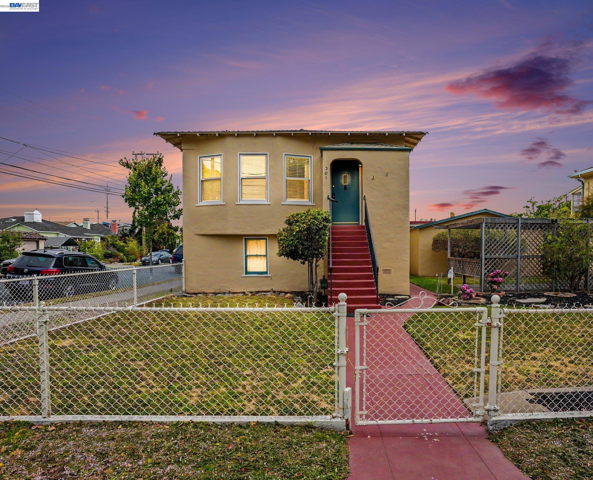 301 Lincoln Ave