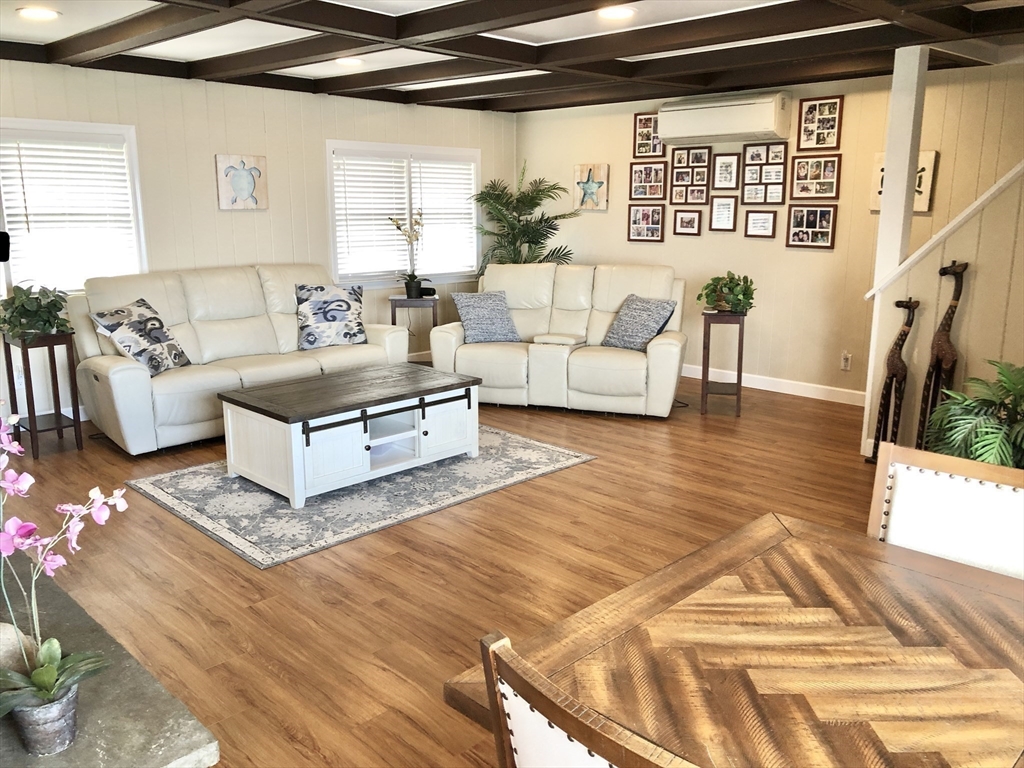 26 Driftwood Ln