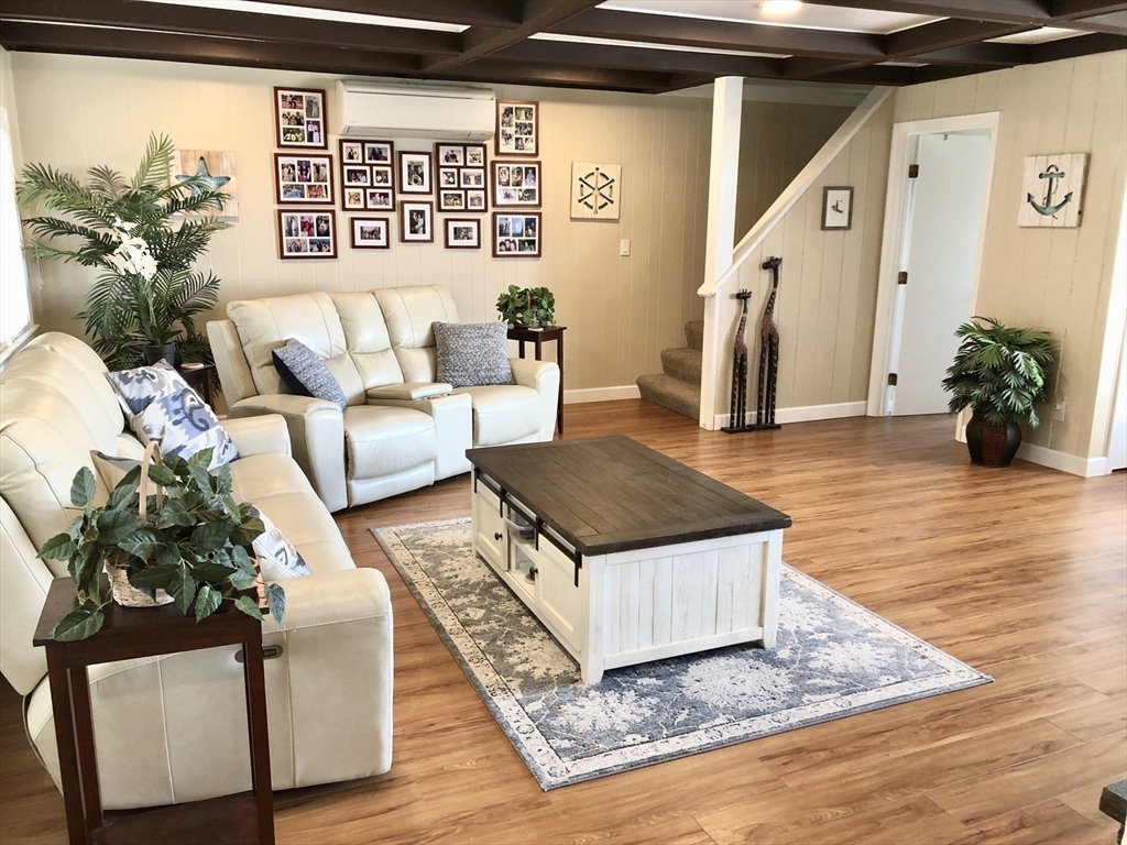 26 Driftwood Ln