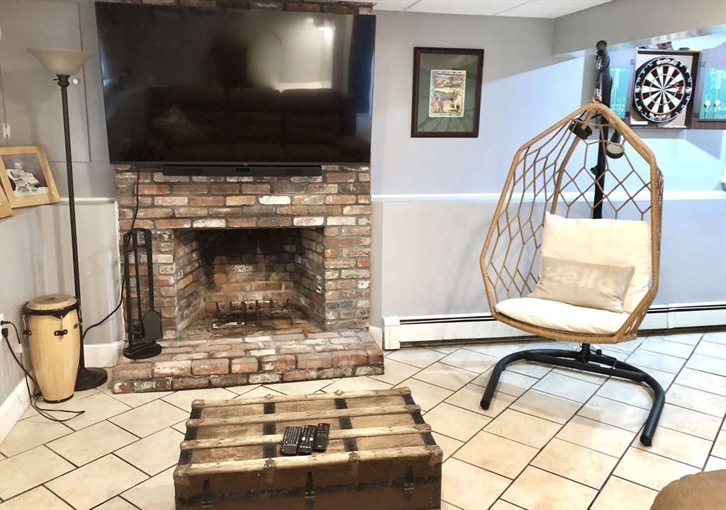8 Eel River Cir
