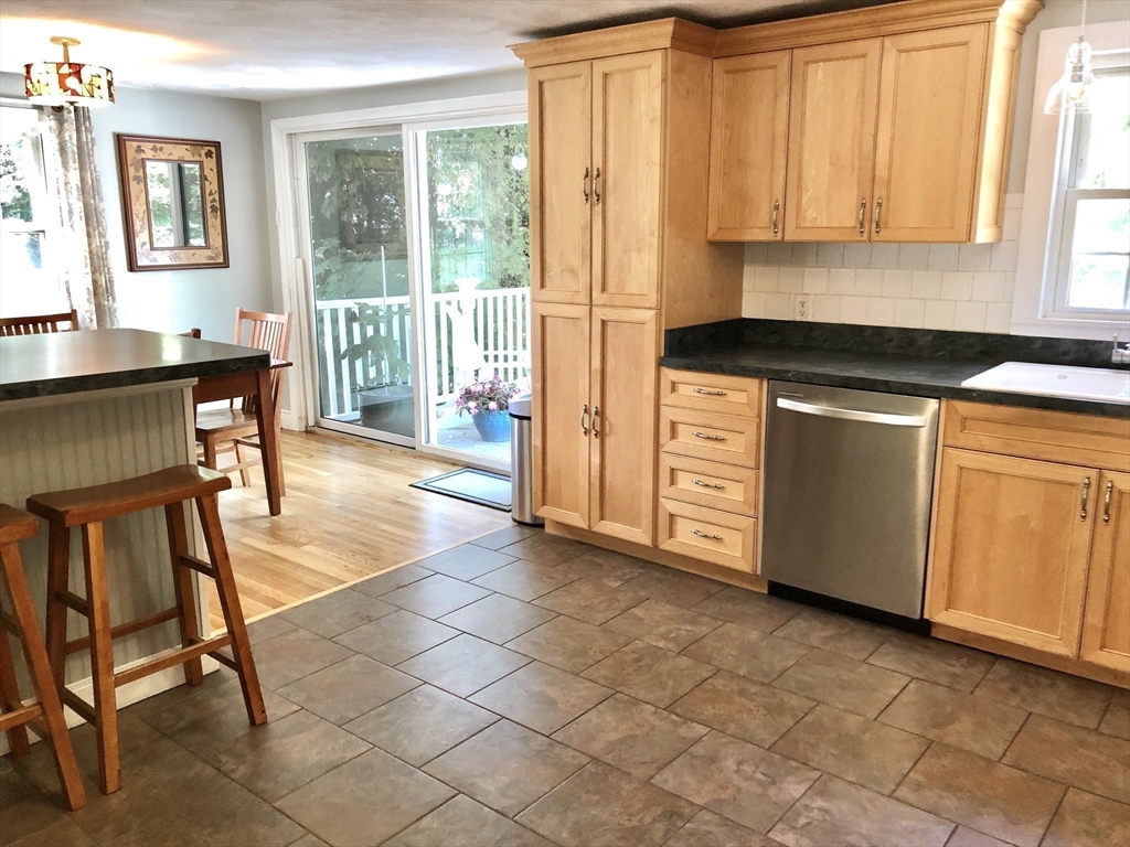 8 Eel River Cir
