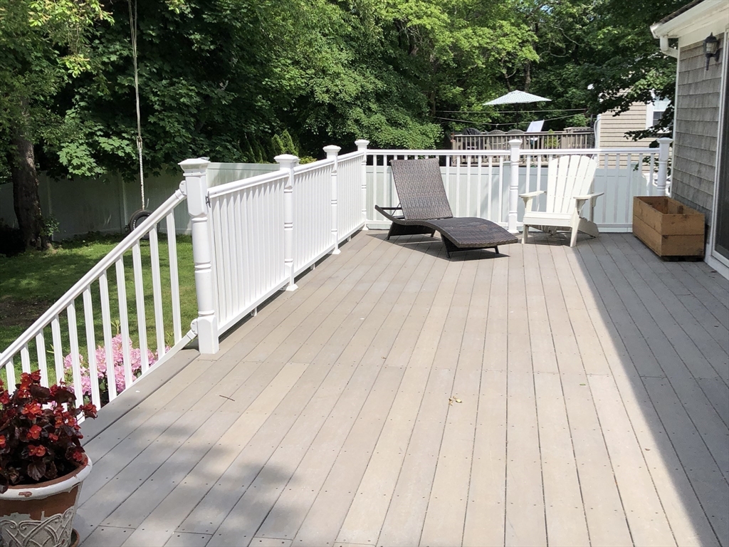 8 Eel River Cir