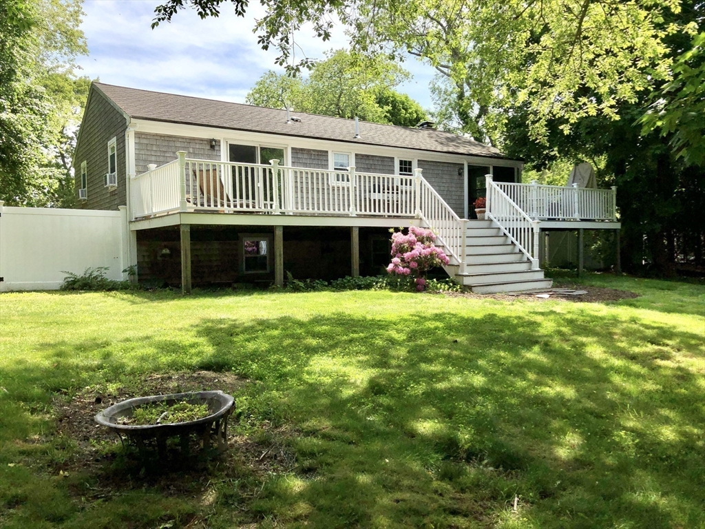 8 Eel River Cir