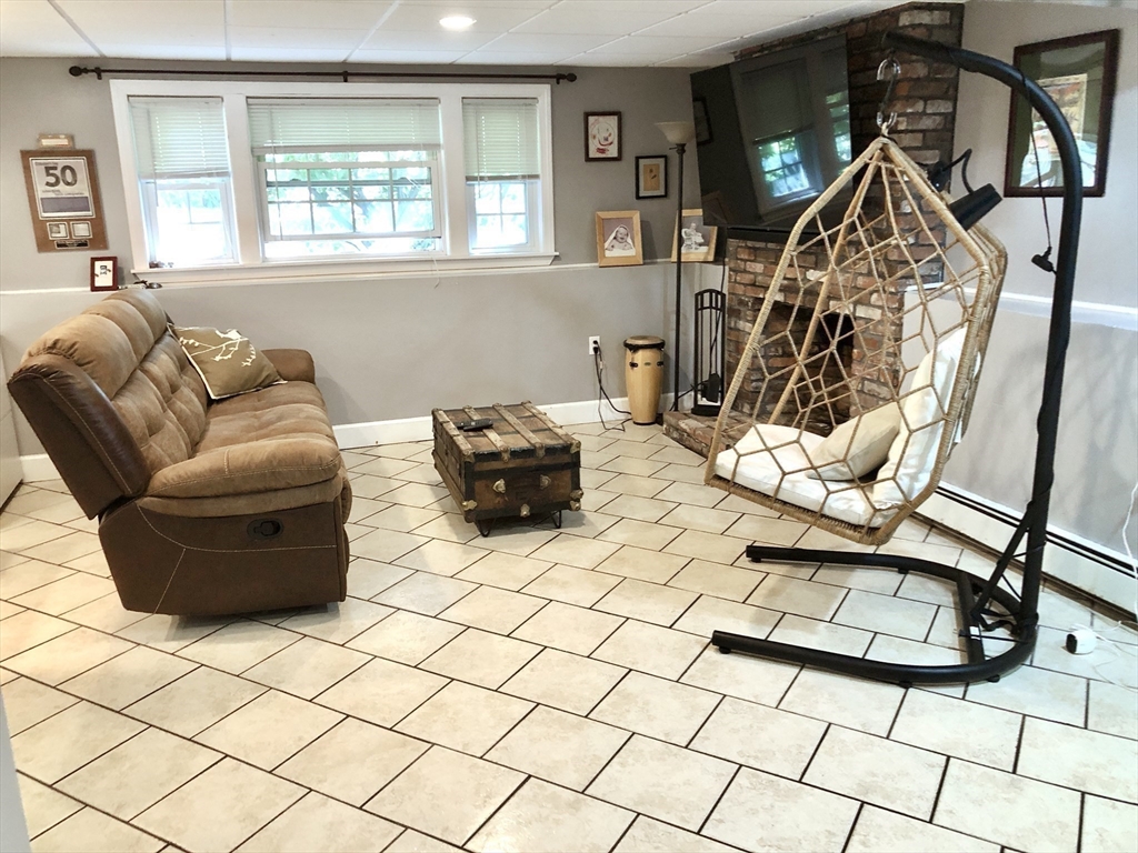 8 Eel River Cir