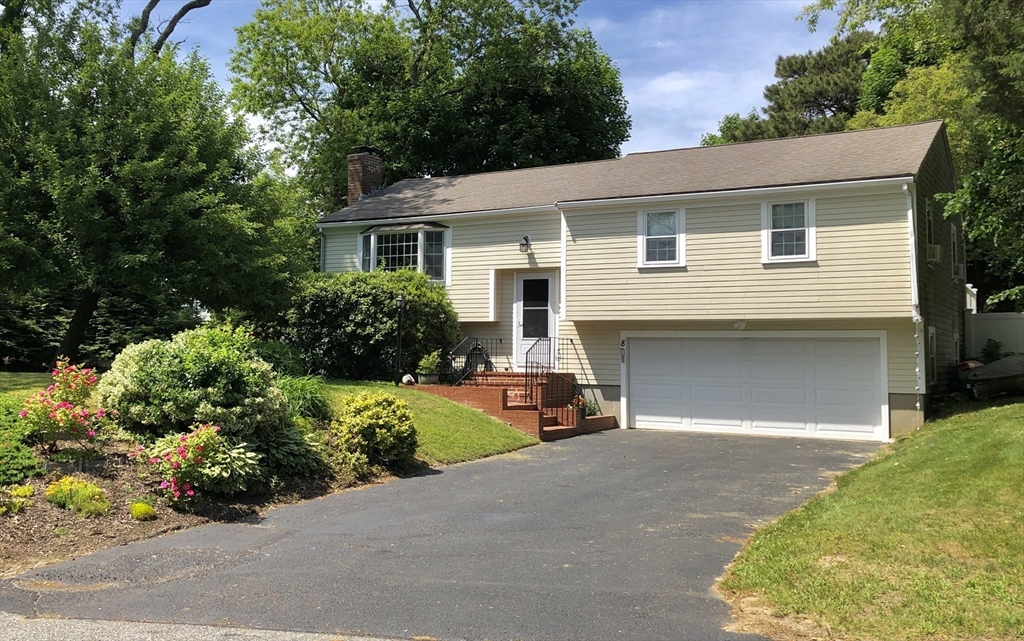 8 Eel River Cir