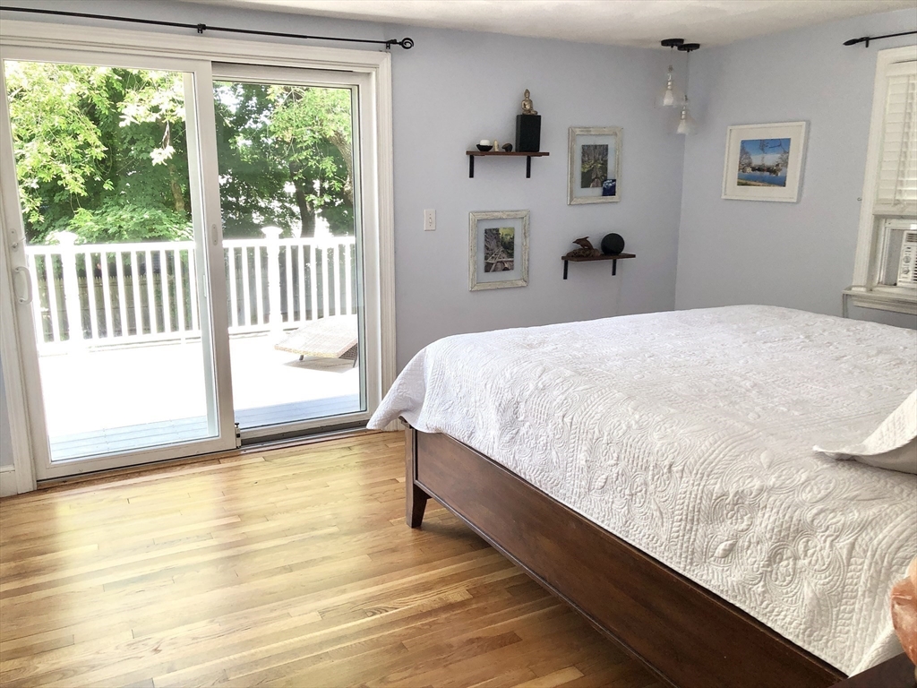 8 Eel River Cir