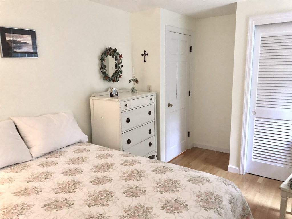 11 Anchor Dr