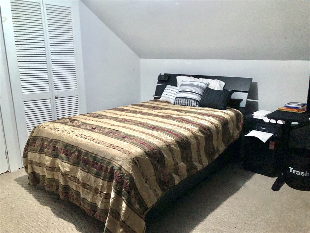 79 Sandwich Rd