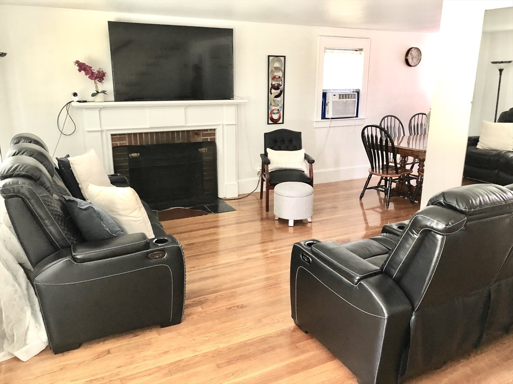 79 Sandwich Rd