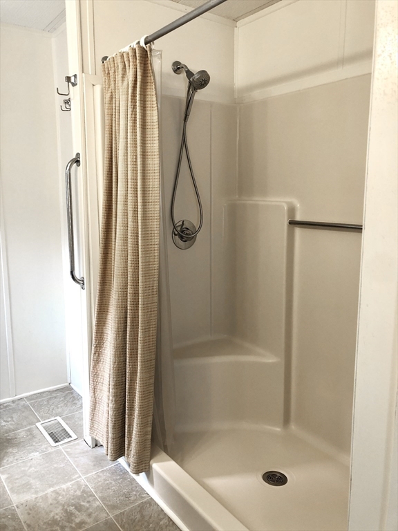 3 Narragansett Dr